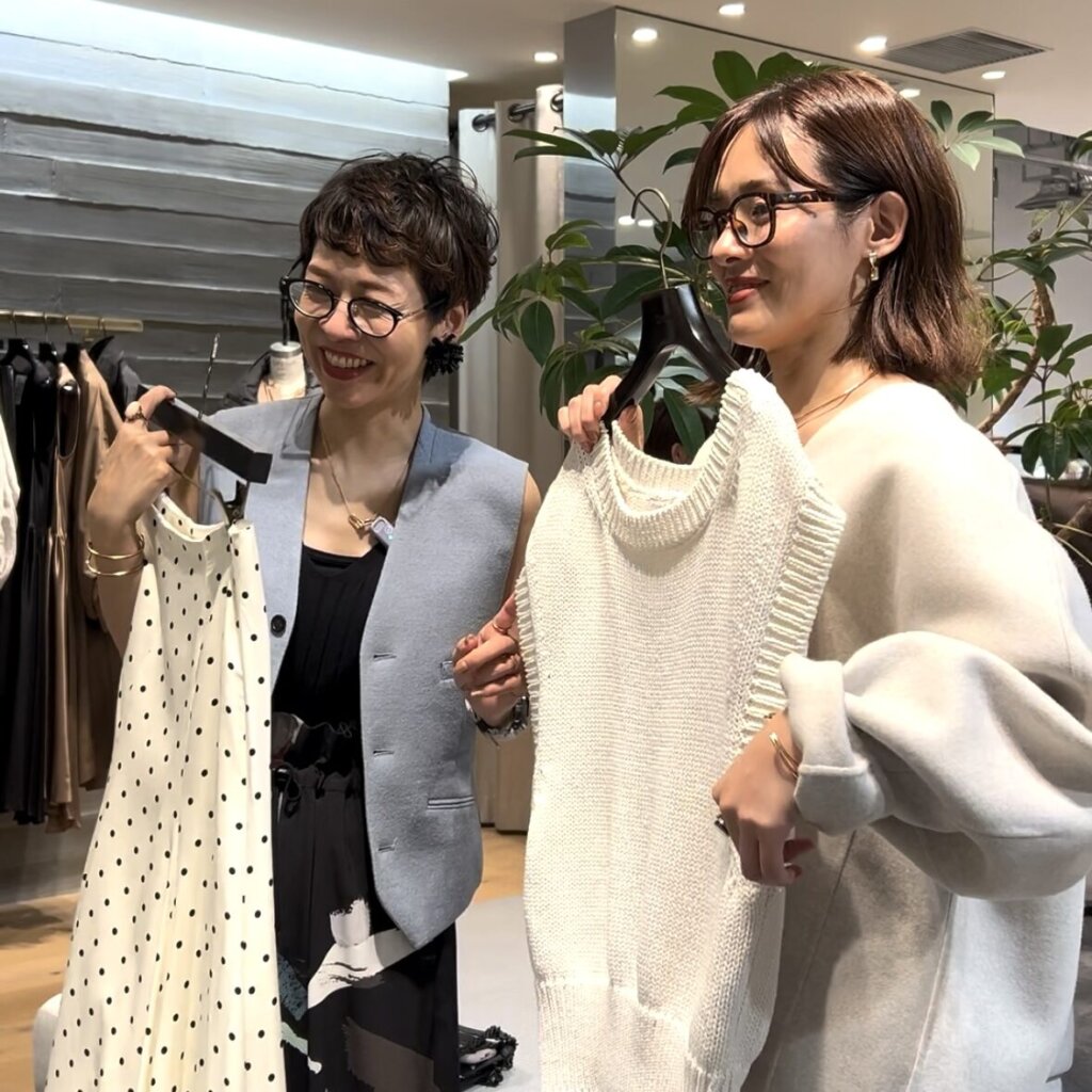 イメージコンサルタントのショッピング同行の様子-横田朋子